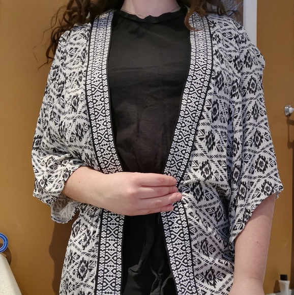 Vest - Picture 2 of 5